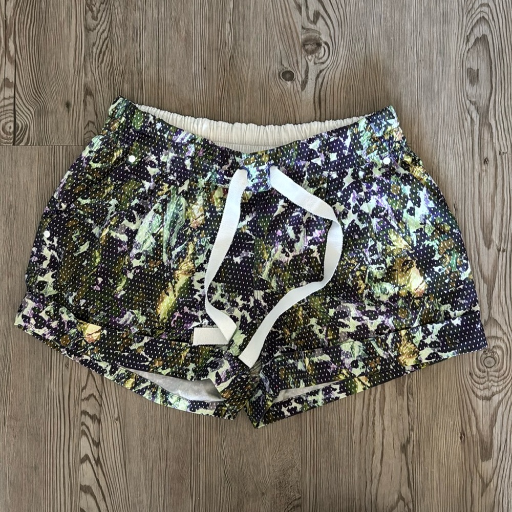 Lululemon | Cuffed Shorts
